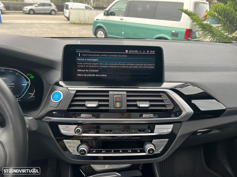 BMW iX3 Inspiring - 42