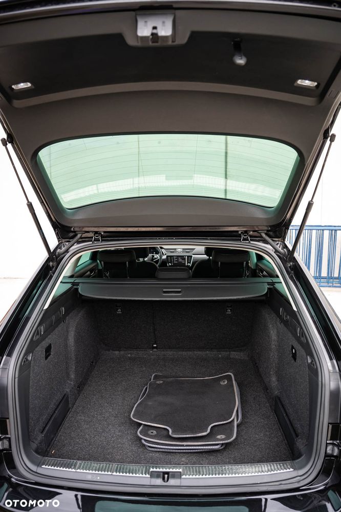Skoda Superb 2.0 TDI Active DSG7 - 27