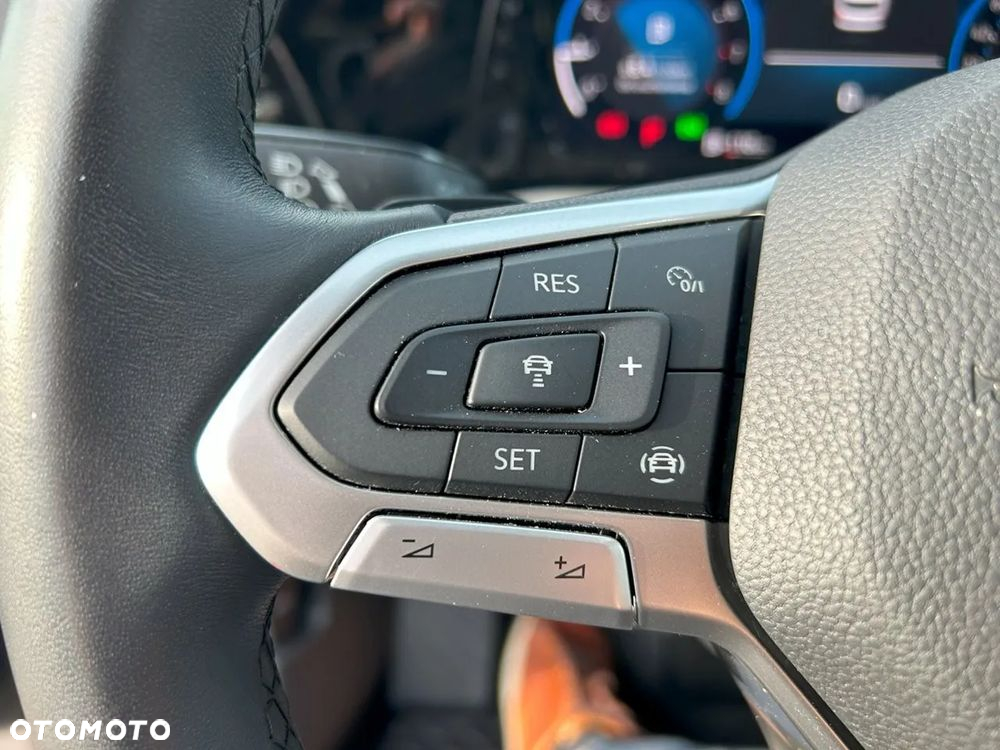 Volkswagen Golf - 13
