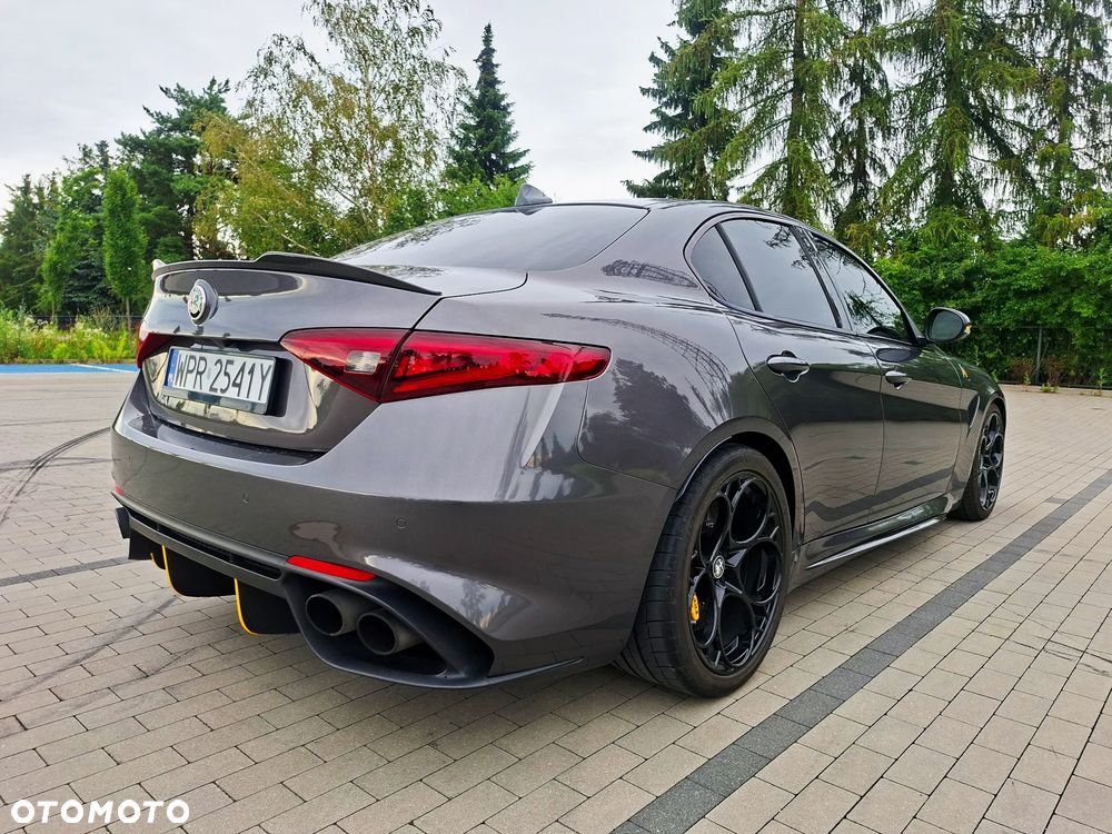 Alfa Romeo Giulia 2.9 V6 Bi-Turbo AT8 Quadrifoglio - 3
