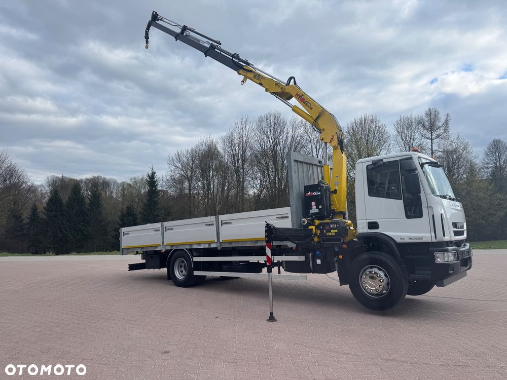 Iveco EUROCARGO 180E25 / Euro 6 / 4X2 / SKRZYNIOWY 7,5m + HDS HYVA HB150X UDŹWIG 5 200KG / STEROWNIE / RADIOWE / ROTATOR / AUTOMAT - 16