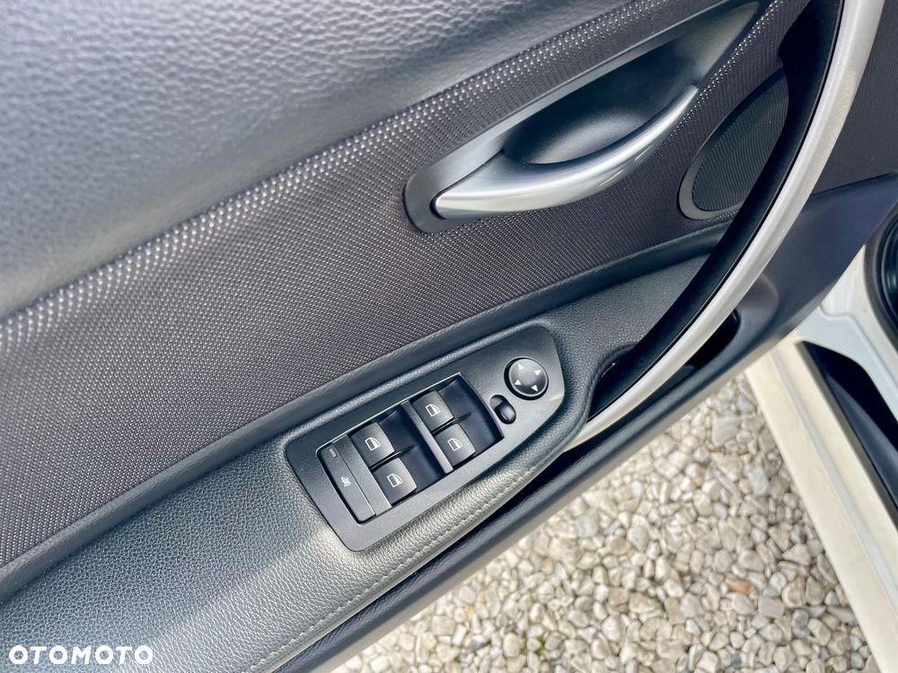 BMW Seria 1 - 32