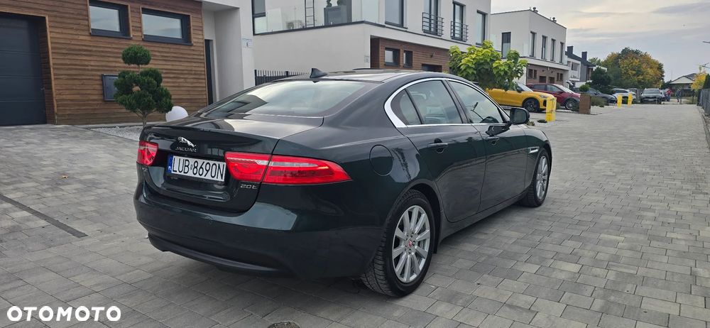 Jaguar XE 2.0 T Prestige - 6