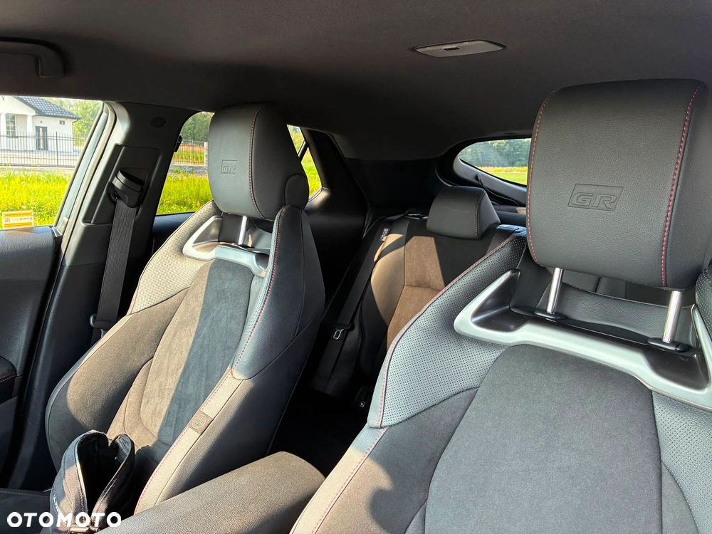 Toyota C-HR 2.0 Hybrid AWD GR SPORT Premiere - 10