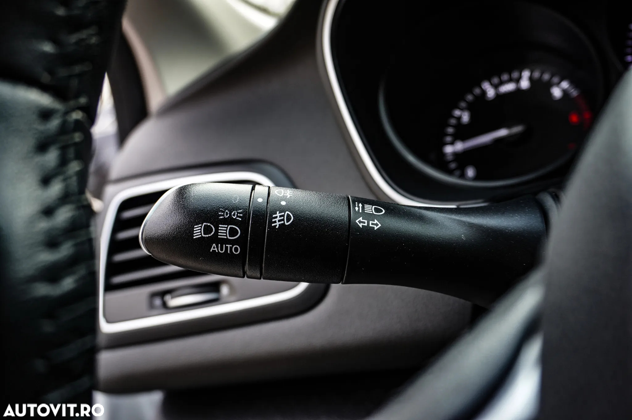 Renault Megane TCe 140 EDC GPF Intens - 29