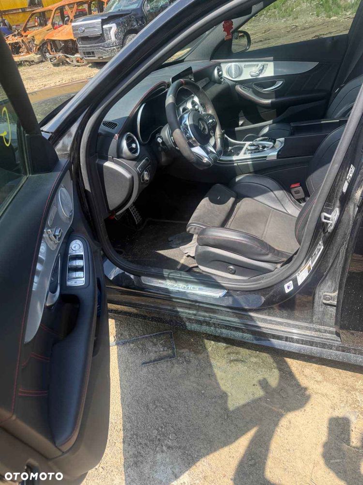 Mercedes-Benz Klasa C AMG 43 4Matic 9G-TRONIC - 23