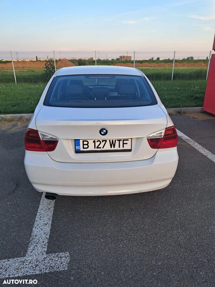 BMW Seria 3 318i - 11