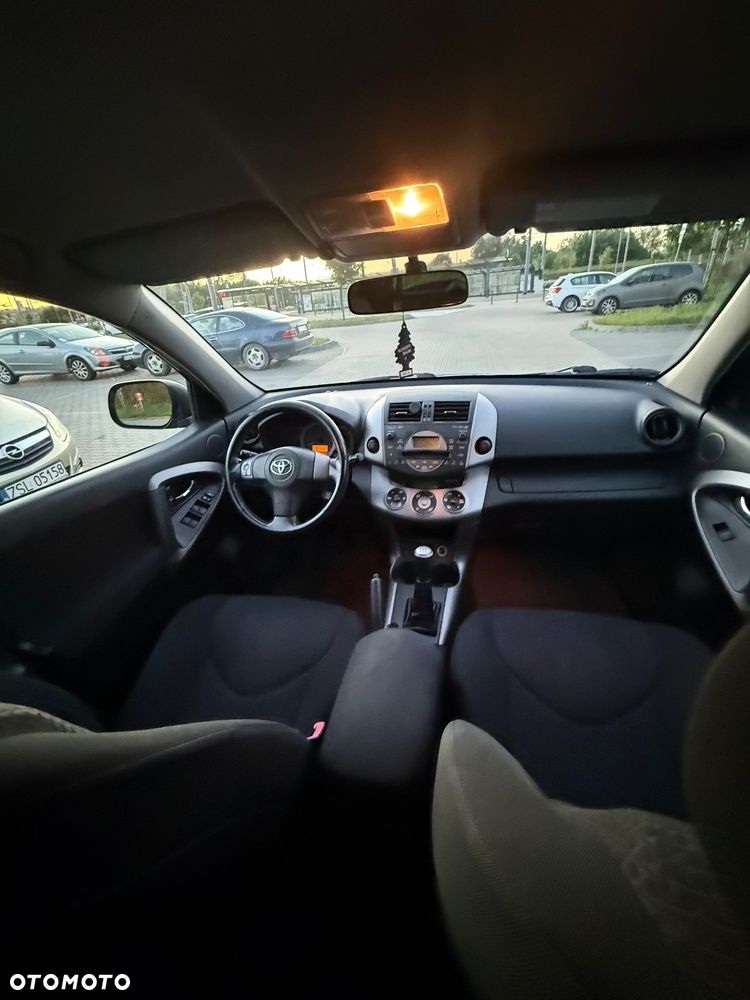 Toyota RAV4 2.0 VVT-i Sol - 14
