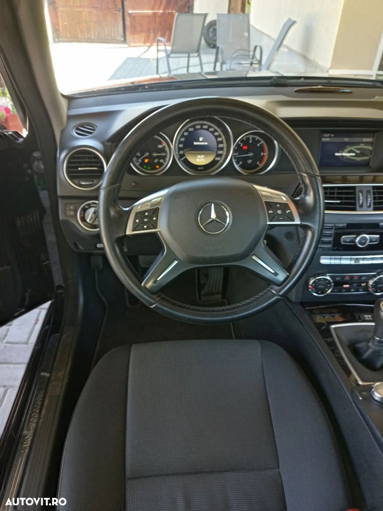 Mercedes-Benz C 180 CDI DPF (BlueEFFICIENCY) - 12