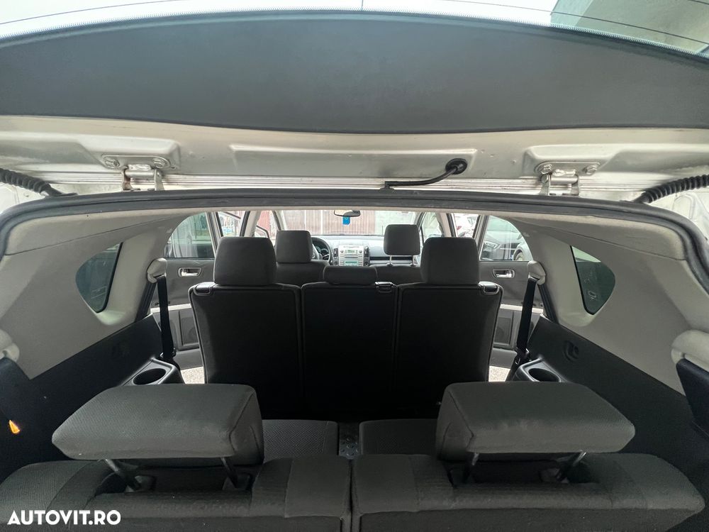 Toyota Corolla Verso 2.2 D-4D Sol - 14