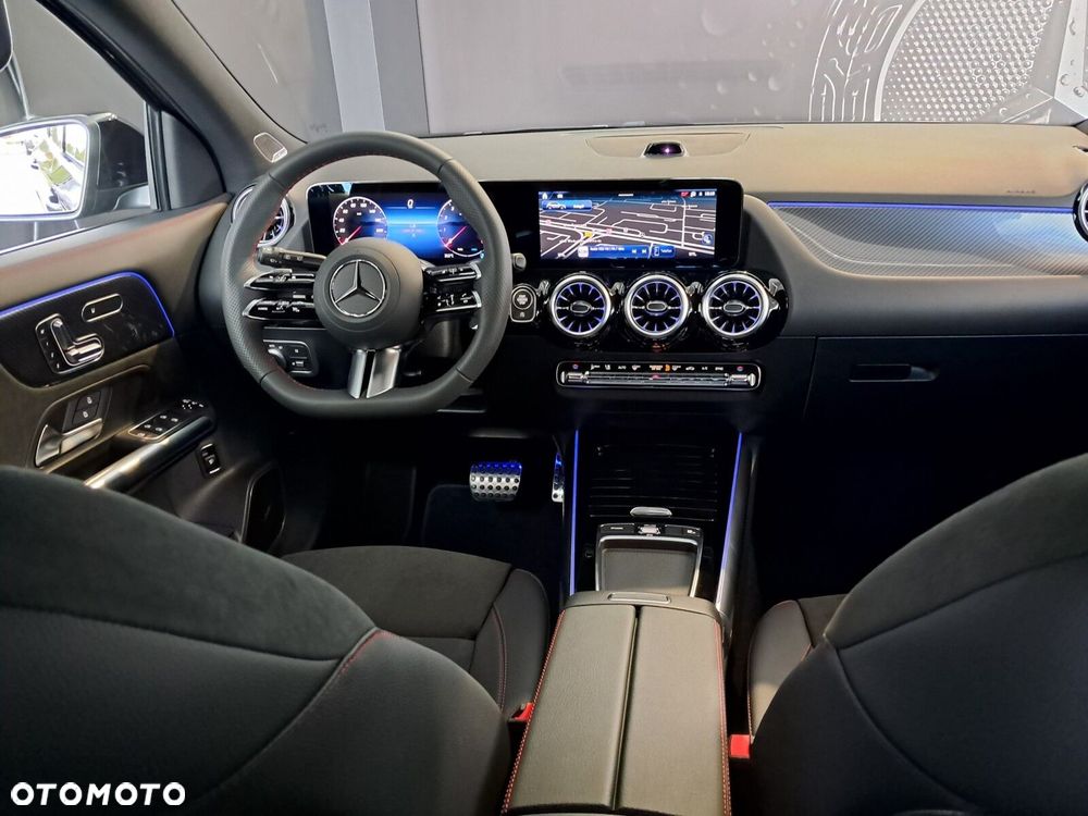 Mercedes-Benz GLA - 20