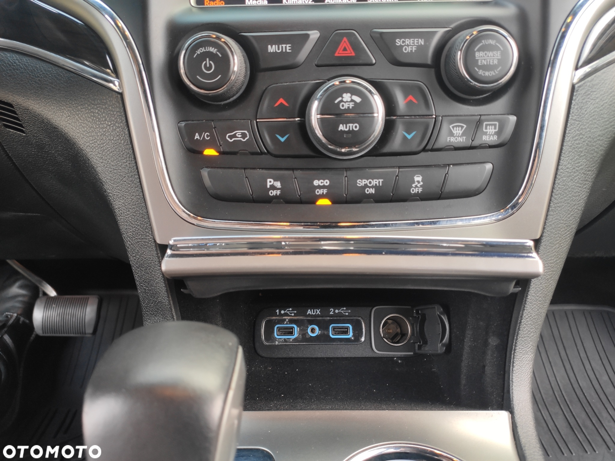 Jeep Grand Cherokee 5.7 V8 Overland - 26