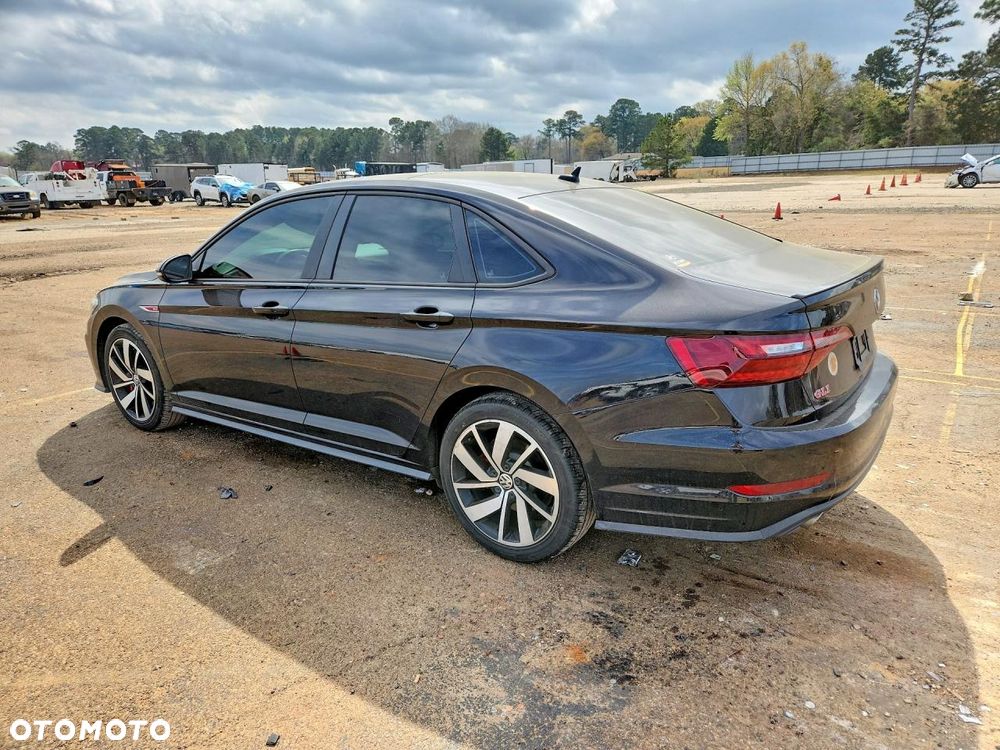 Volkswagen Jetta - 6