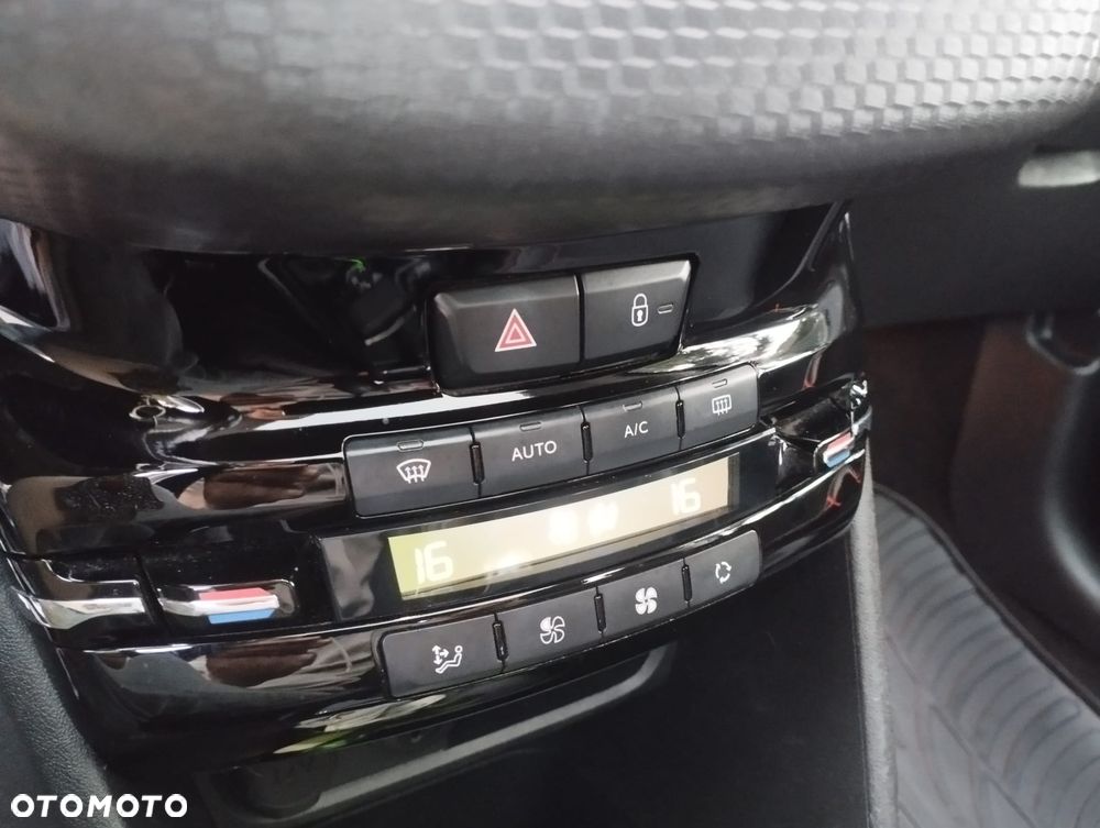 Peugeot 2008 BlueHDi FAP 120 STOP & START GT-Line Edition - 21