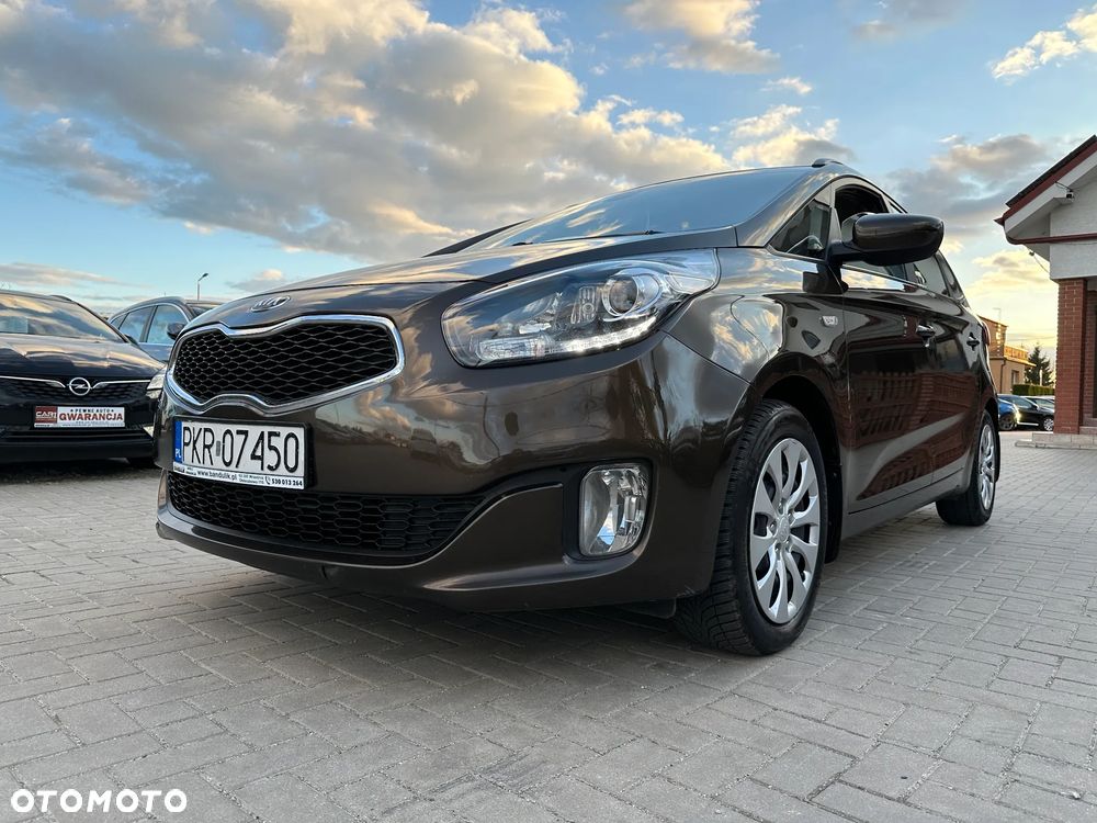 Kia Carens - 29