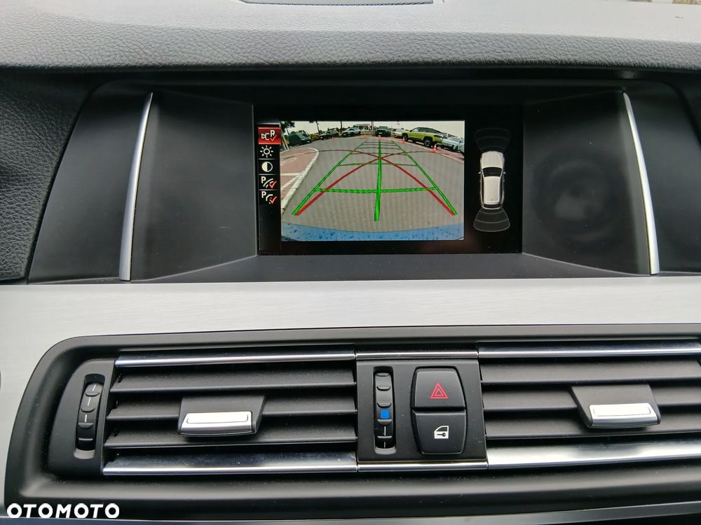 BMW Seria 5 528i xDrive - 23