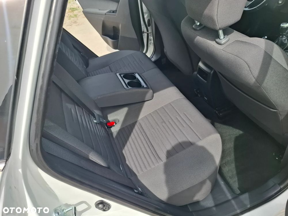 Toyota Auris 1.6 Premium - 12
