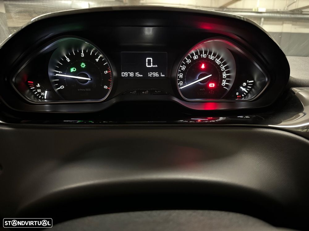 Peugeot 208 - 21