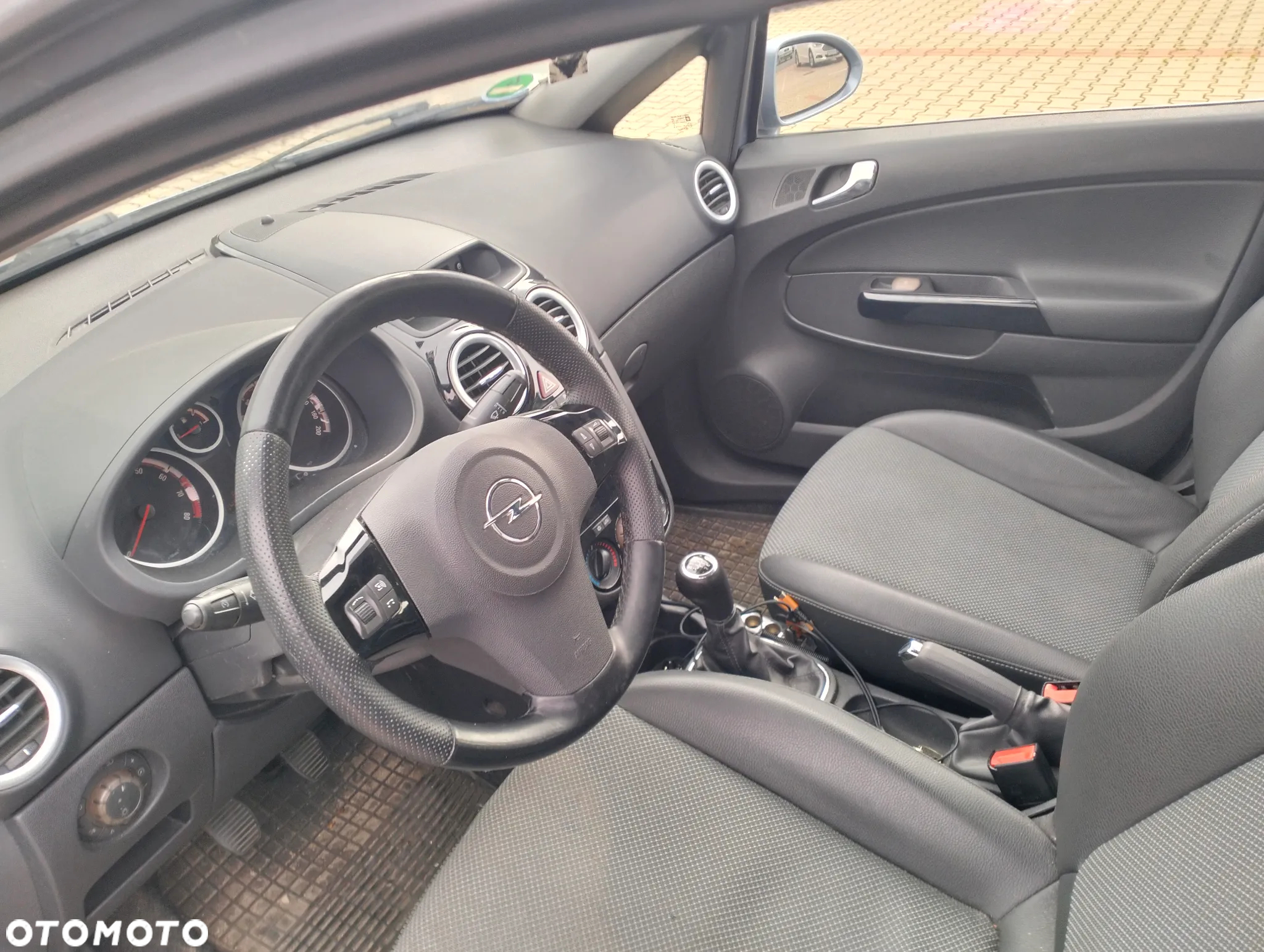 Opel Corsa 1.4 16V Cosmo - 7