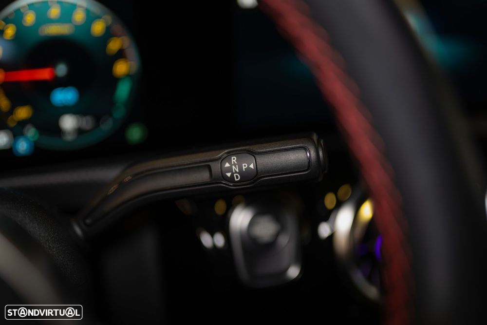 Mercedes-Benz A 250 e AMG Line - 38