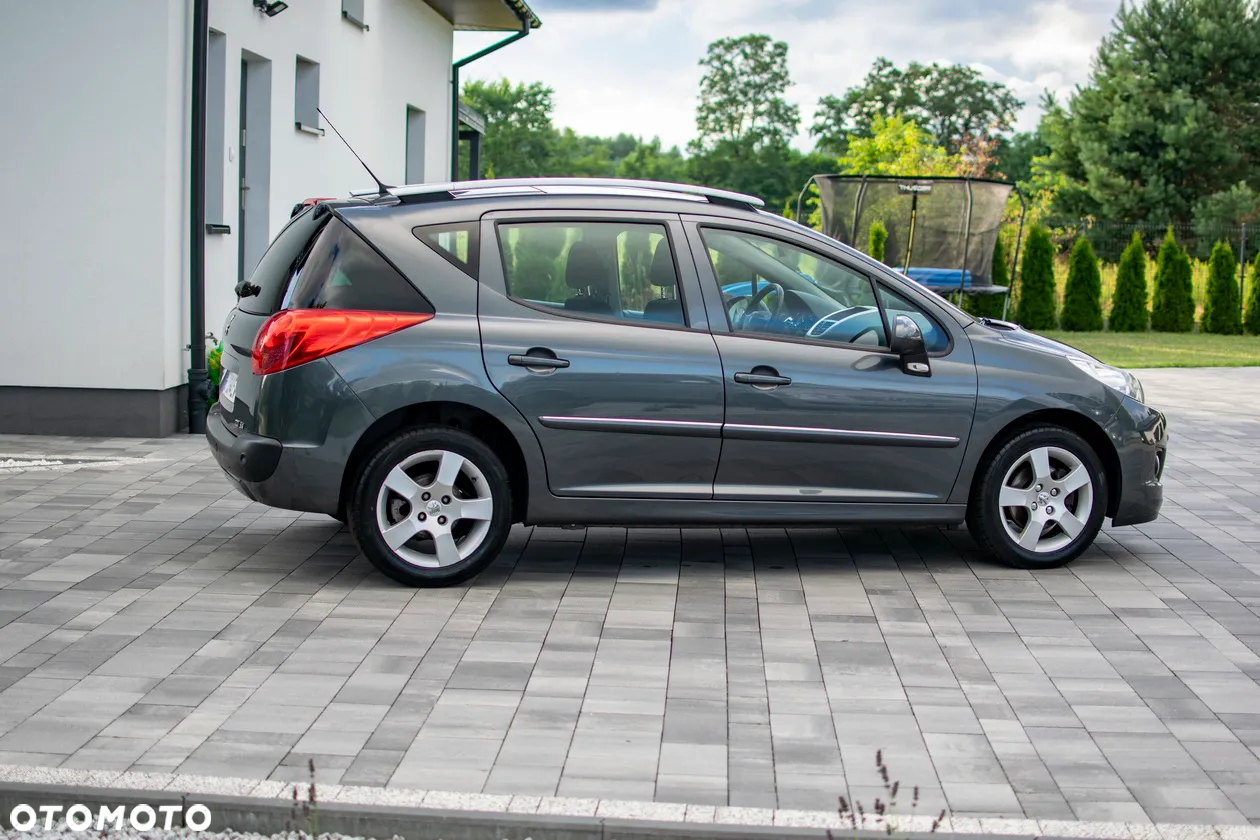 Peugeot 207 - 15