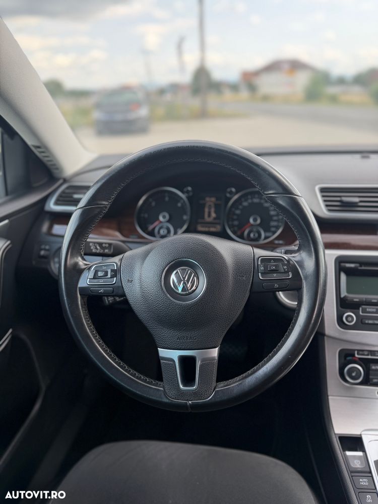 Volkswagen Passat - 5