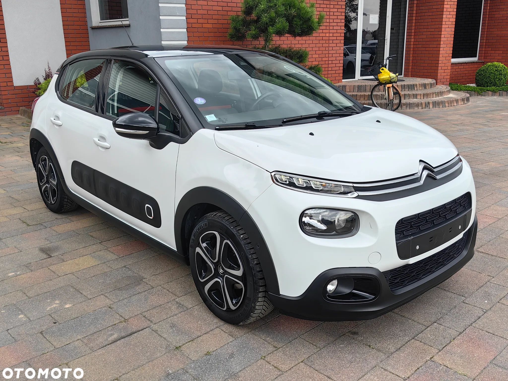 Citroën C3 Pure Tech 110 S&S EAT6 MAX - 1