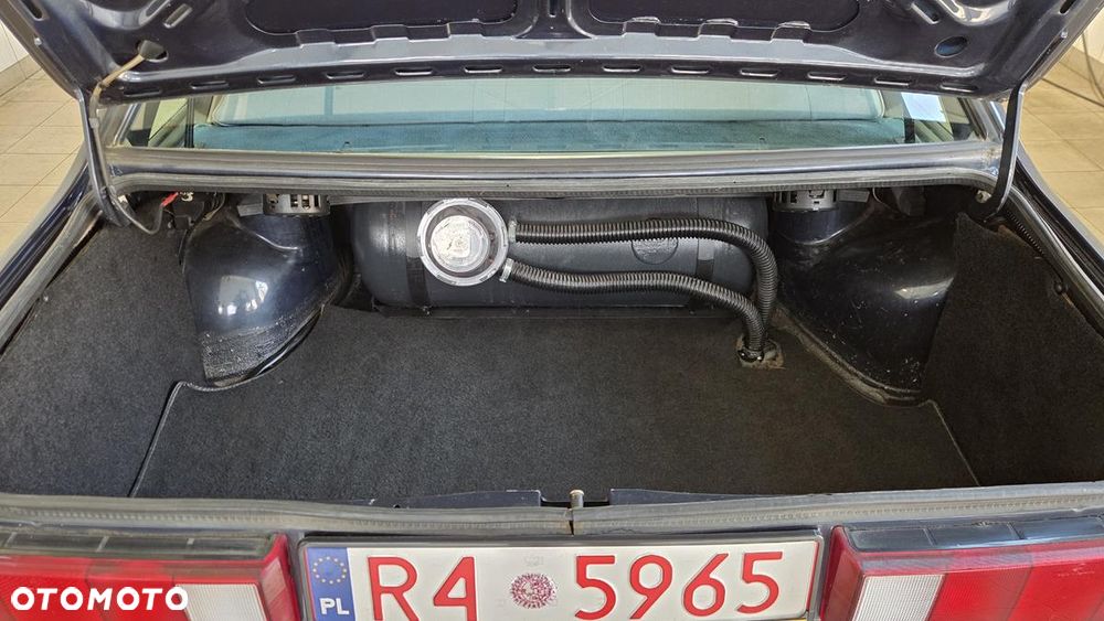 Volkswagen Passat - 29