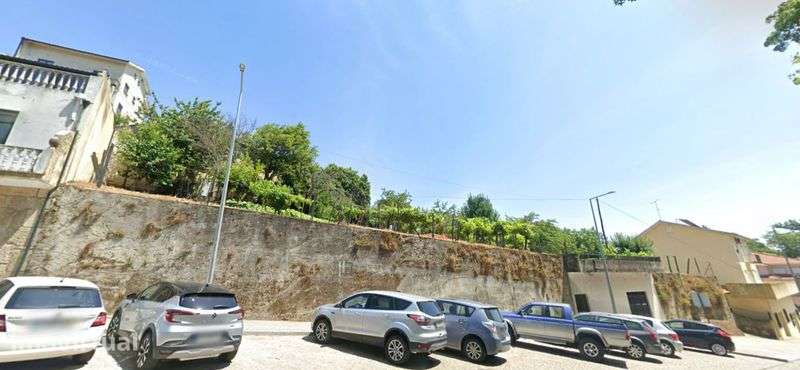 moradia centro de Lamego com lote 2200m2 - Grande imagem: 2/2