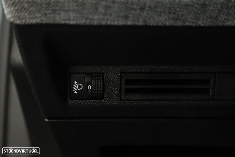 Peugeot 3008 1.2 Hybrid Allure e-DCS6 - 19