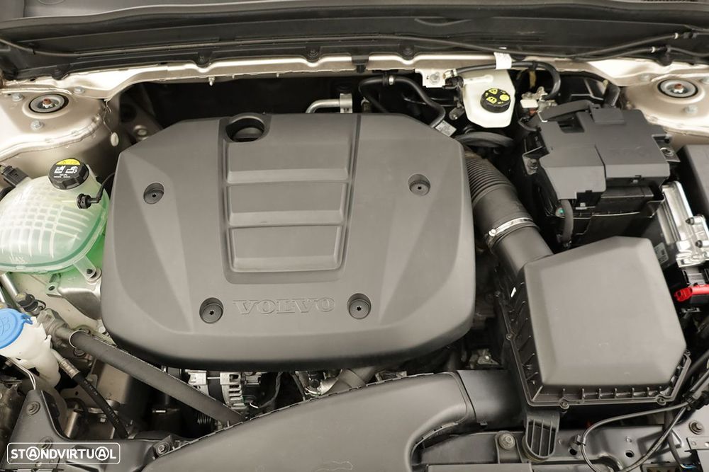Volvo XC 40 1.5 T2 Plus Dark Auto - 24