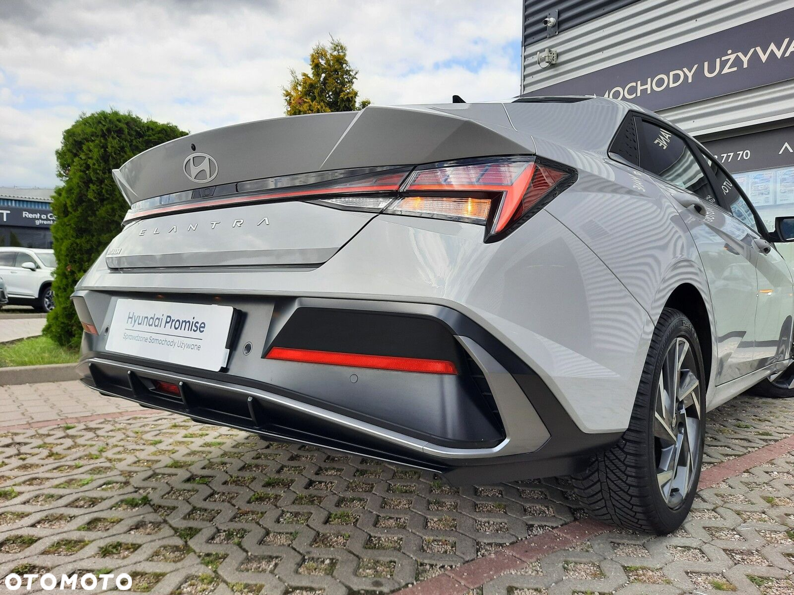 Hyundai Elantra - 31