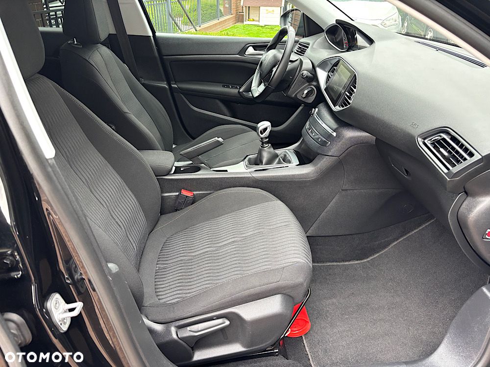 Peugeot 308 1.6 e-HDi Allure S&S - 27
