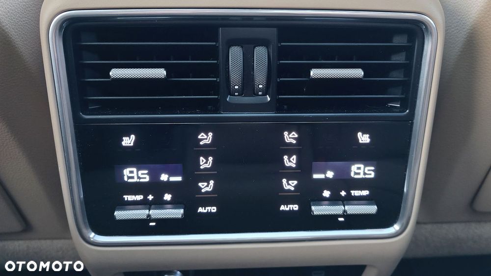 Porsche Cayenne Platinum Edition - 24