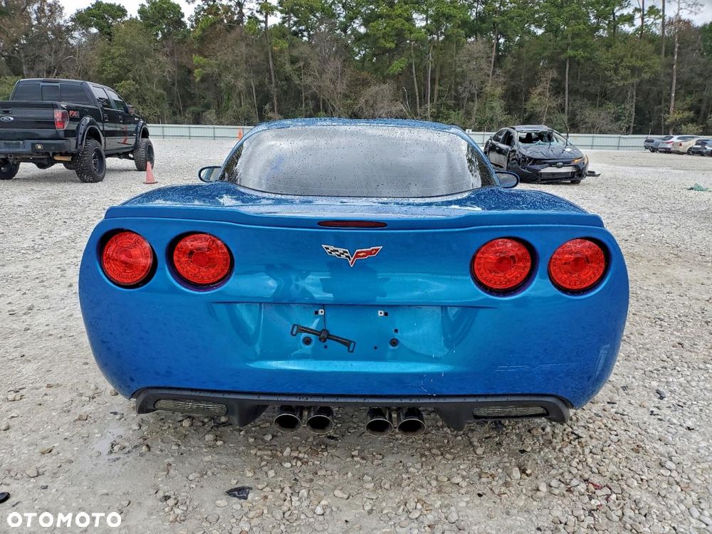 Chevrolet Corvette - 6