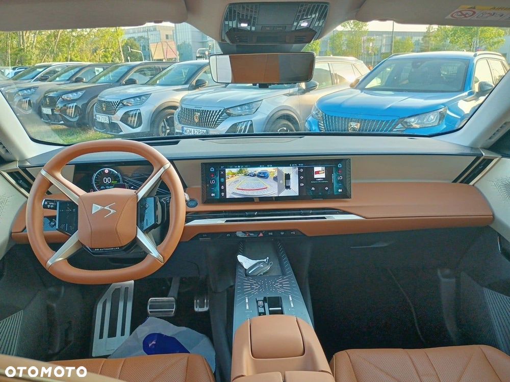 DS Automobiles N°8 - 8