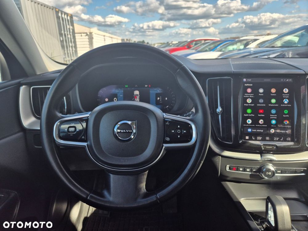 Volvo XC 60 B4 B Plus Bright - 34