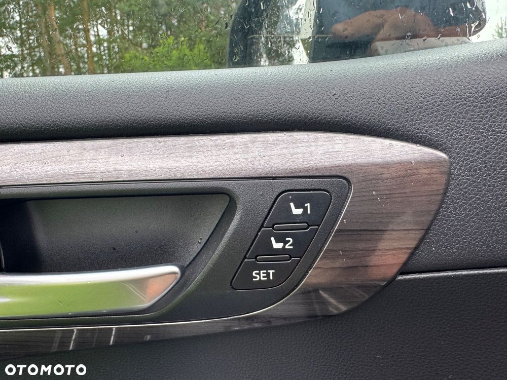 Toyota Highlander 2.5 Hybrid Executive - 17