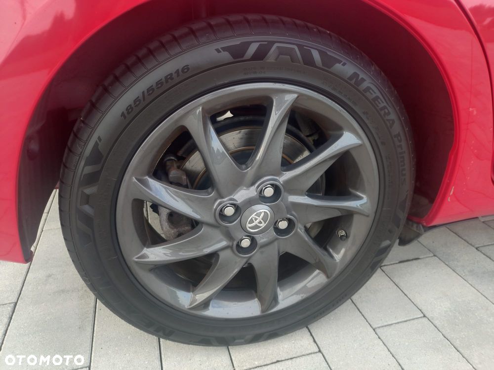 Toyota Yaris - 8