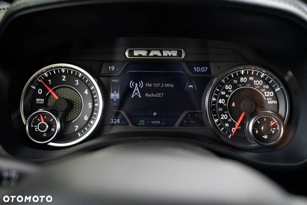 RAM 1500 - 24