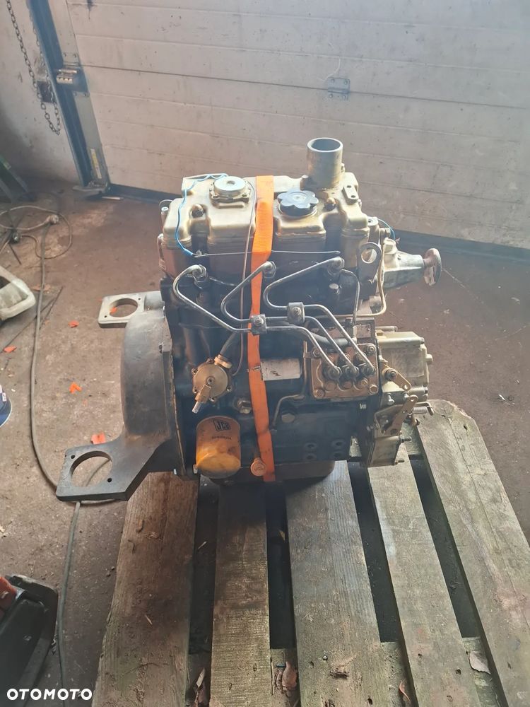 Silnik perkins 3 cylindrowy N 843 - 1