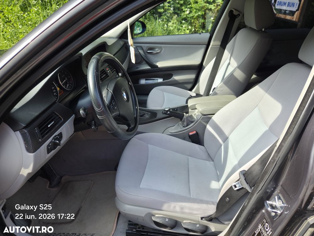 BMW Seria 3 320i Aut. - 4