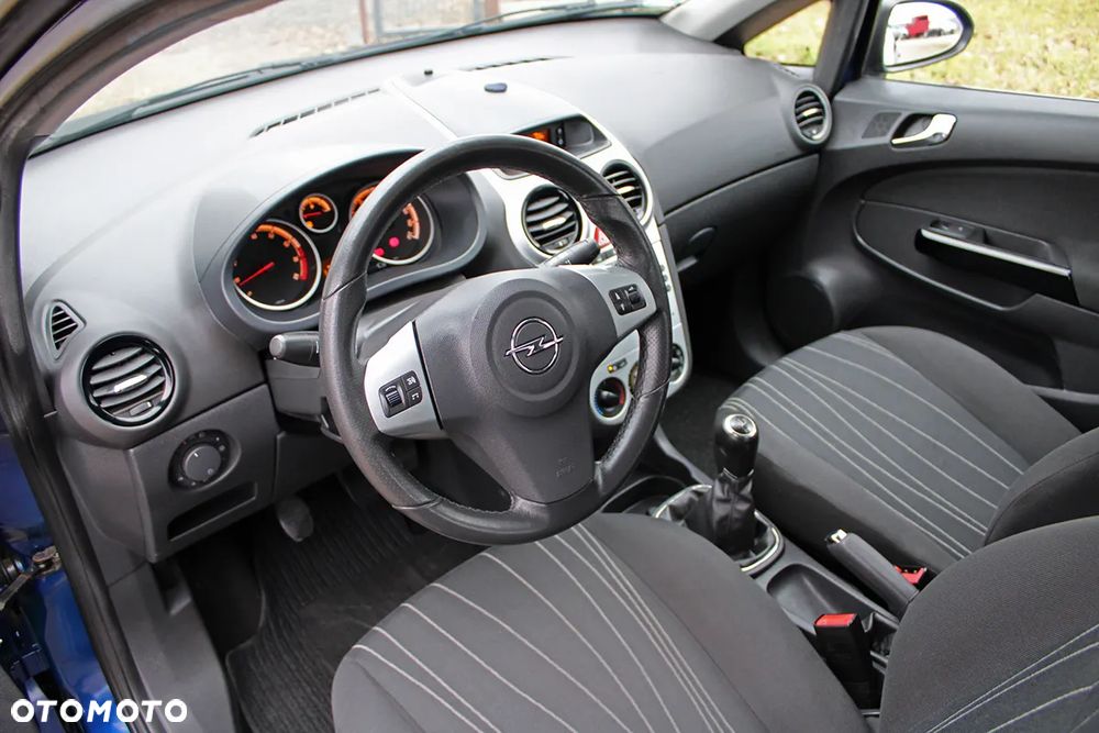 Opel Corsa 1.2 16V Innovation - 27