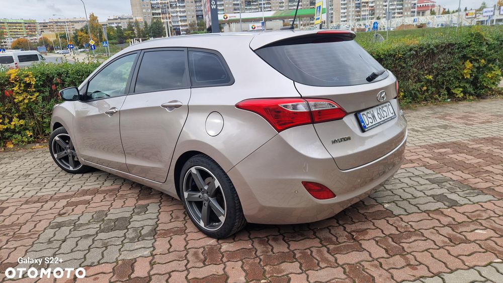 Hyundai i30 blue Kombi 1.6 CRDi Classic Navigation - 34