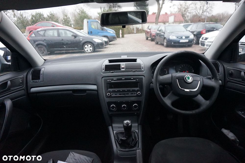 SKODA OCTAVIA II LIFT HB 2009 9910 1.4 TSI CAXA 122KM LHY CZARNY na części - 10