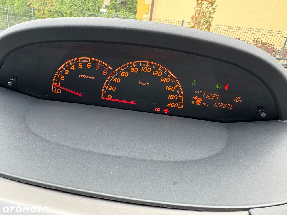 Toyota Yaris 1.33 Prestige - 25
