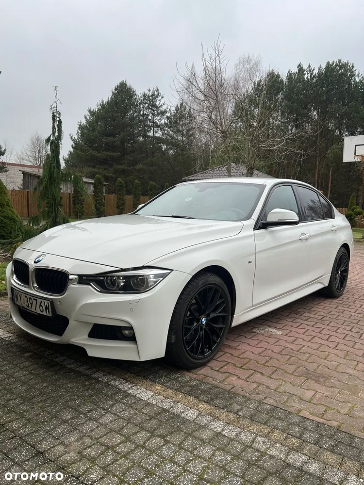 BMW Seria 3 330i M Sport - 5