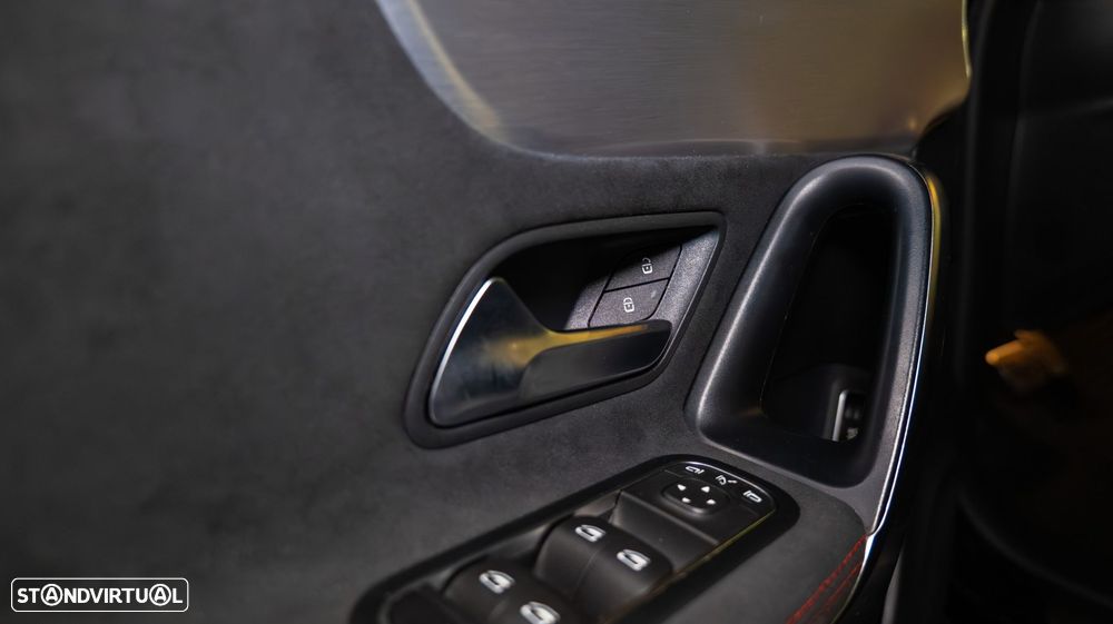 Mercedes-Benz CLA 180 - 13