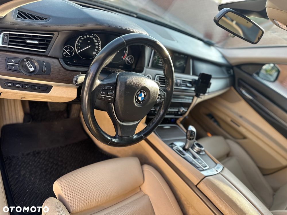 BMW Seria 7 730d xDrive - 38