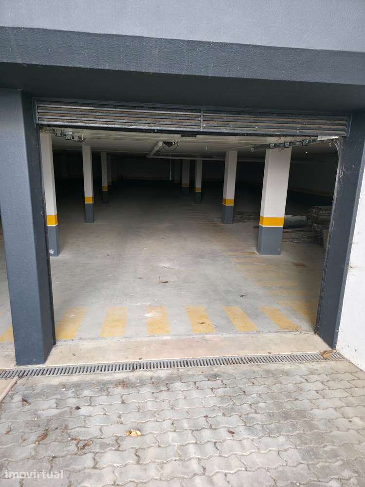 Novo, Espaço/Garagem Privativo. - Grande imagem: 2/10